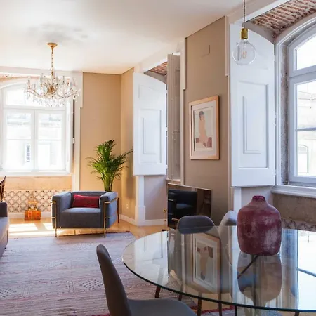 Alfama Baixa Spacious And Bright Blends The Historic And The Contemporary 2 Bedrs & 2 Bathrs Ac 18th Century Building *