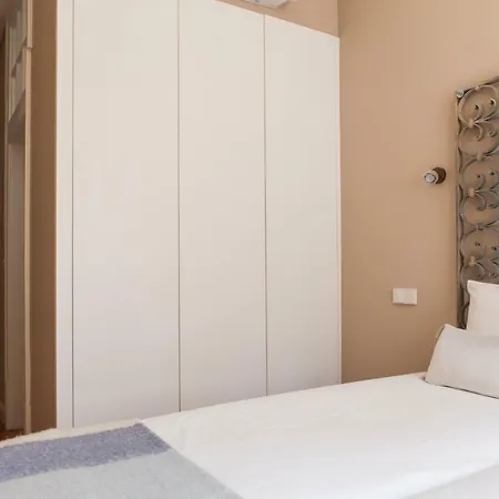 Alfama Baixa Spacious And Bright Blends The Historic And The Contemporary 2 Bedrs & 2 Bathrs Ac 18th Century Building Apartament Lizbona