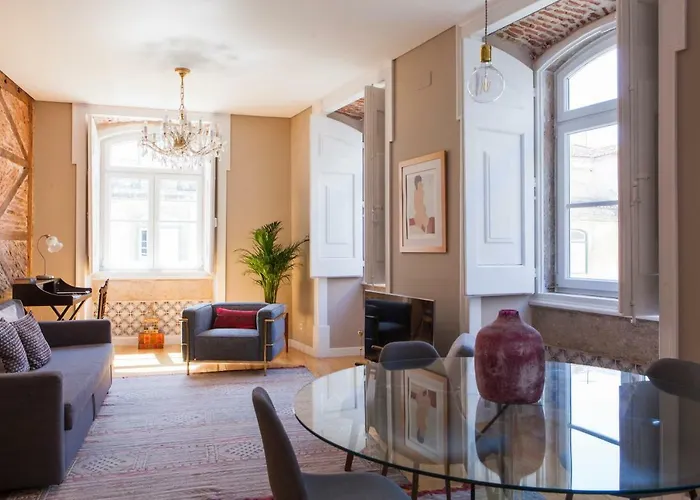 Alfama Baixa Spacious And Bright Blends The Historic And The Contemporary 2 Bedrs & 2 Bathrs Ac 18th Century Building *