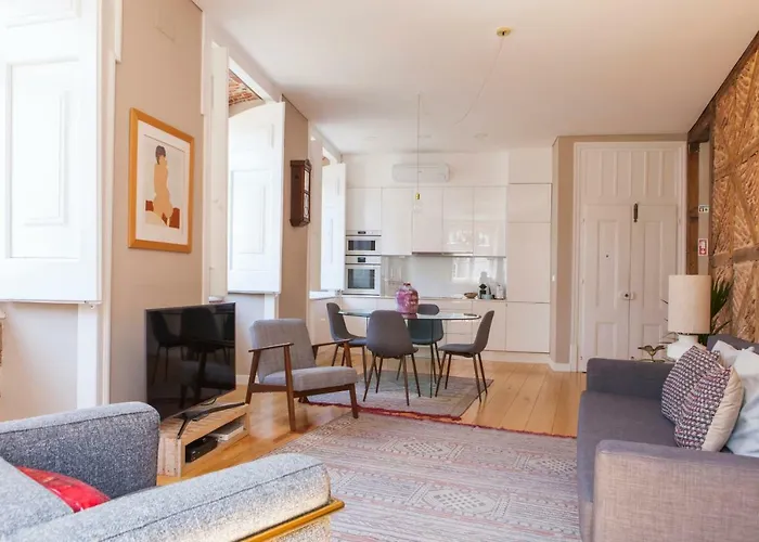 Alfama Baixa Spacious And Bright Blends The Historic And The Contemporary 2 Bedrs & 2 Bathrs Ac 18th Century Building شقة