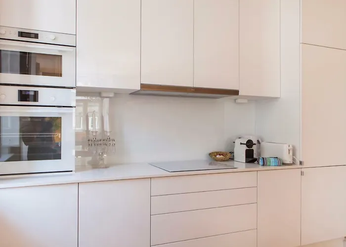 Alfama Baixa Spacious And Bright Blends The Historic And The Contemporary 2 Bedrs & 2 Bathrs Ac 18th Century Building Lisboa