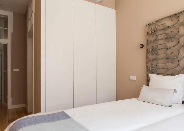 Alfama Baixa Spacious And Bright Blends The Historic And The Contemporary 2 Bedrs & 2 Bathrs Ac 18th Century Building شقة Lisboa